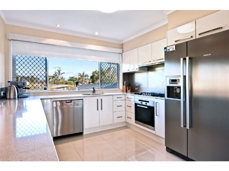 52 Savoy Drive, Broadbeach Waters QLD 4218