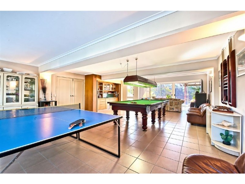 52 Savoy Drive, Broadbeach Waters QLD 4218
