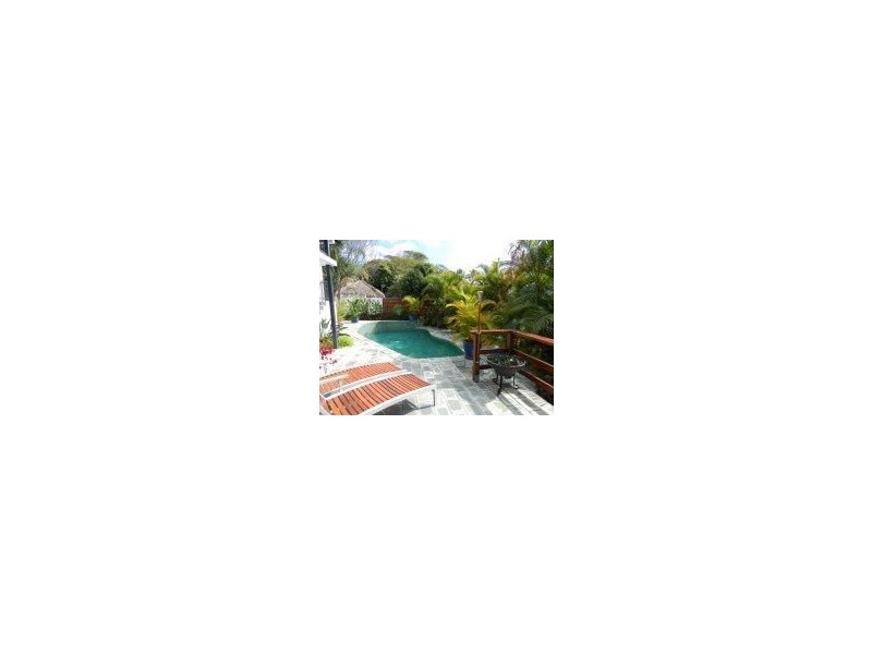 52 Savoy Drive, Broadbeach Waters QLD 4218