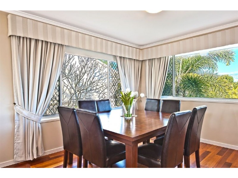 52 Savoy Drive, Broadbeach Waters QLD 4218