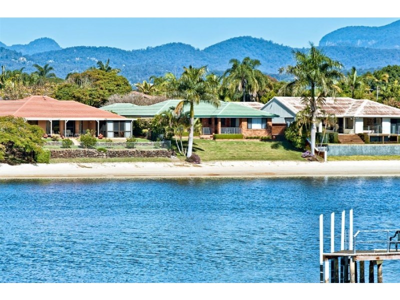 44 Rumrunner Street, Mermaid Waters QLD 4218