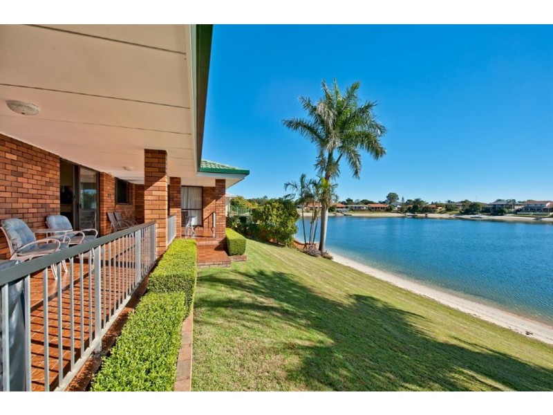 44 Rumrunner Street, Mermaid Waters QLD 4218