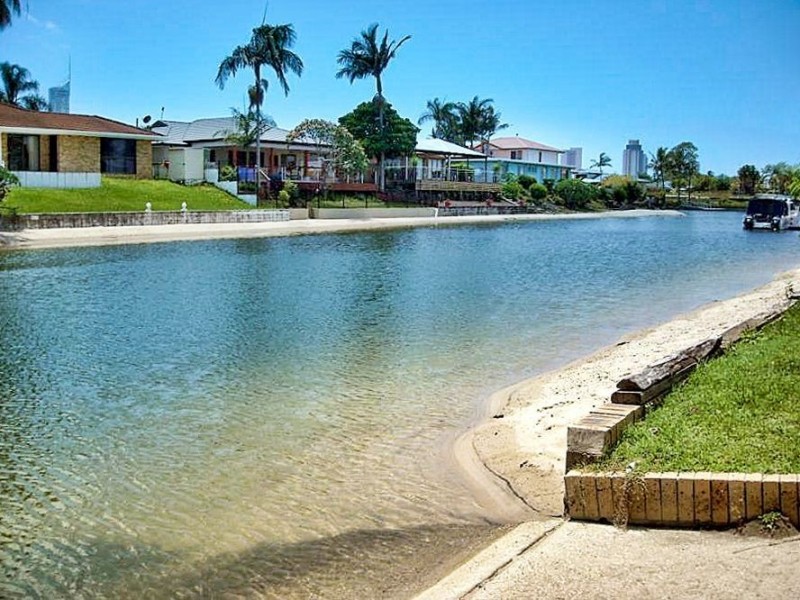 5 Palmetto Court, Broadbeach Waters QLD 4218