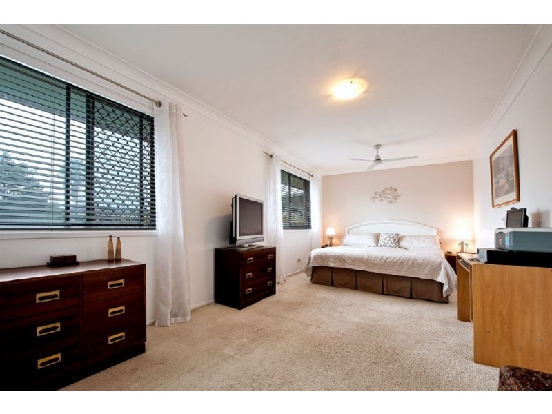 5 Palmetto Court, Broadbeach Waters QLD 4218