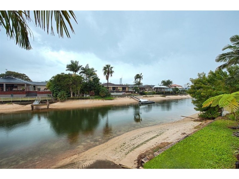 5 Palmetto Court, Broadbeach Waters QLD 4218