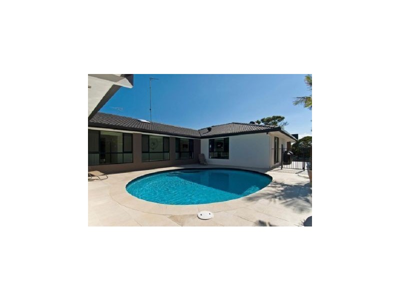 22 Mackay Close, Sorrento QLD 4217