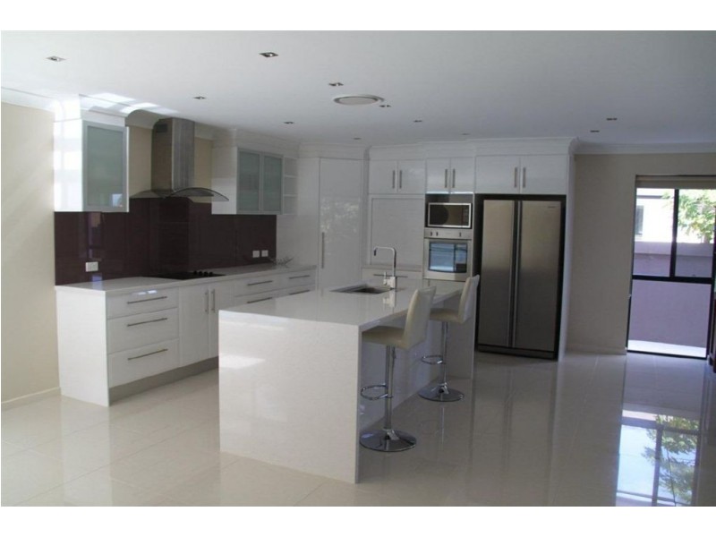 22 Mackay Close, Sorrento QLD 4217