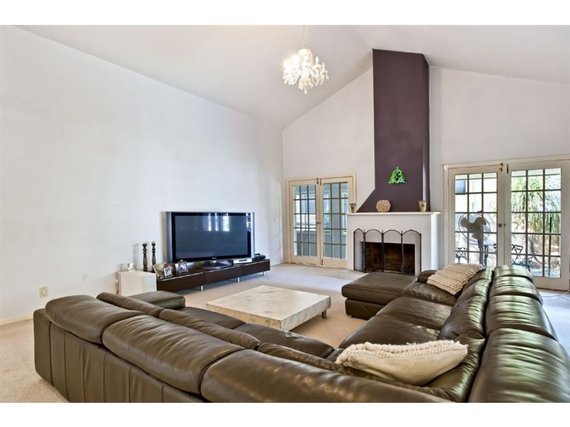 12 Cessnock Close, Mermaid Waters QLD 4218