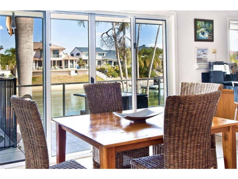 12 Cessnock Close, Mermaid Waters QLD 4218