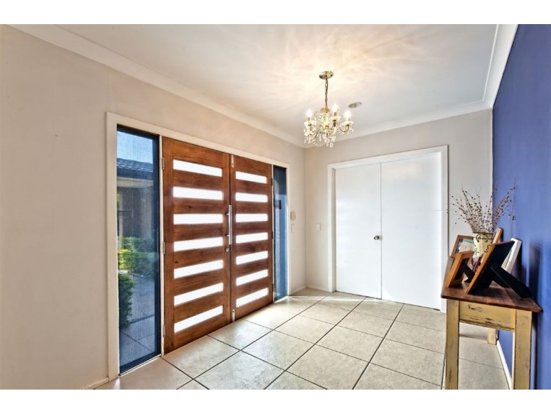 12 Cessnock Close, Mermaid Waters QLD 4218