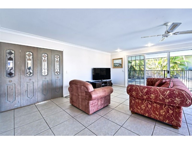 12 Cessnock Close, Mermaid Waters QLD 4218