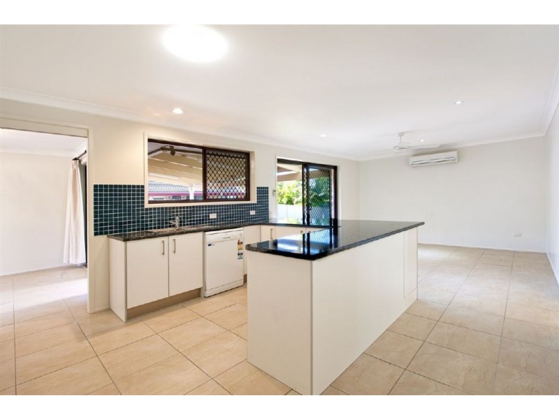 3 Davidson Place, Carrara QLD 4211