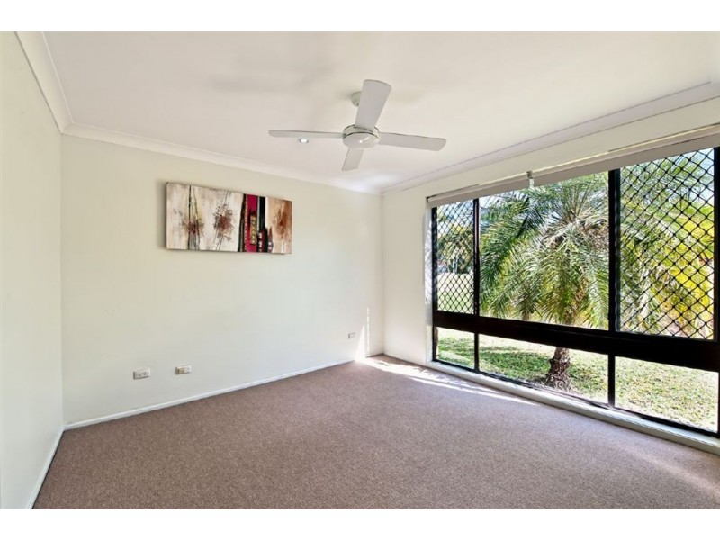 3 Davidson Place, Carrara QLD 4211