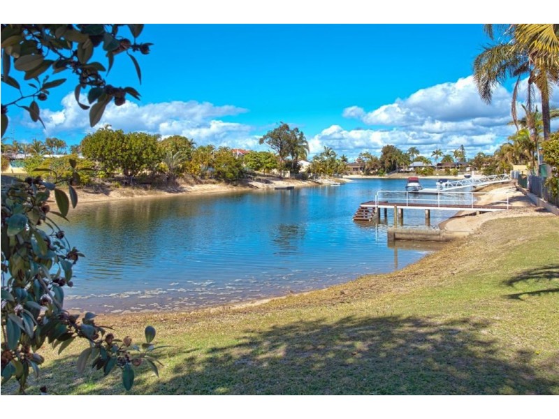 150 Sunshine Boulevard, Mermaid Waters QLD 4218
