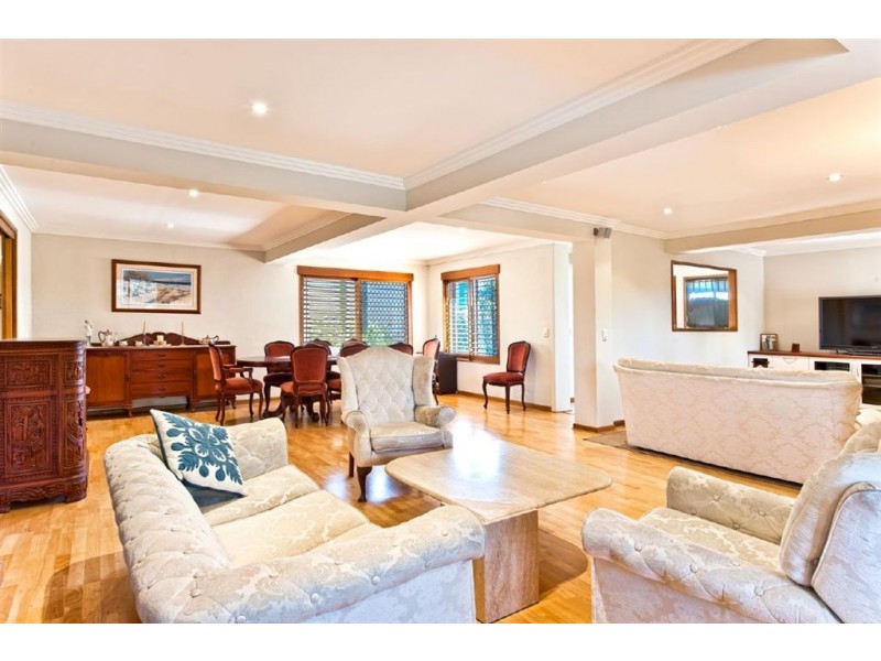 150 Sunshine Boulevard, Mermaid Waters QLD 4218