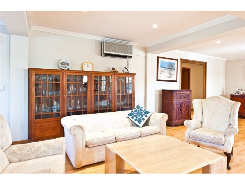 150 Sunshine Boulevard, Mermaid Waters QLD 4218