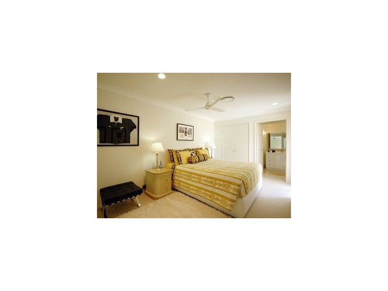 343 Monaco Street, Broadbeach Waters QLD 4218