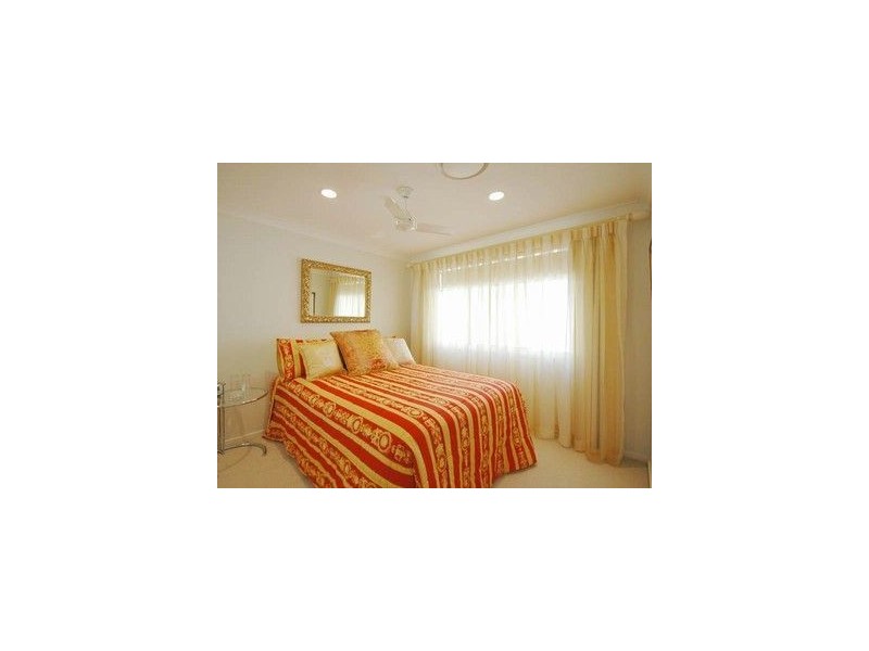 343 Monaco Street, Broadbeach Waters QLD 4218