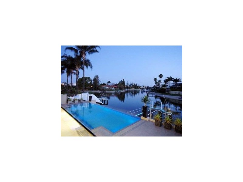 343 Monaco Street, Broadbeach Waters QLD 4218