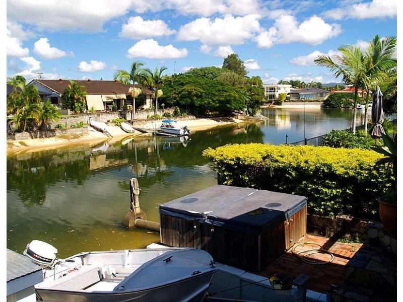 10 Cristobel Court, Broadbeach Waters QLD 4218