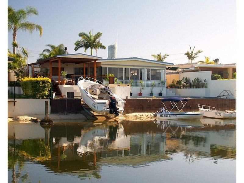 10 Cristobel Court, Broadbeach Waters QLD 4218