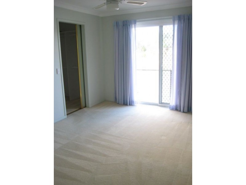 15 Weatherly Avenue, Mermaid Waters QLD 4218