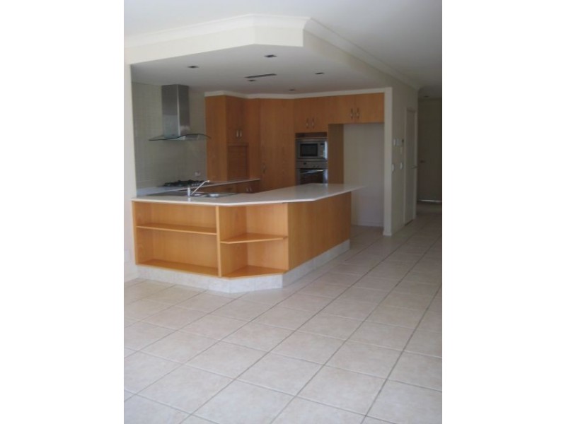 2073/1 The Vistas Drive, Carrara QLD 4211