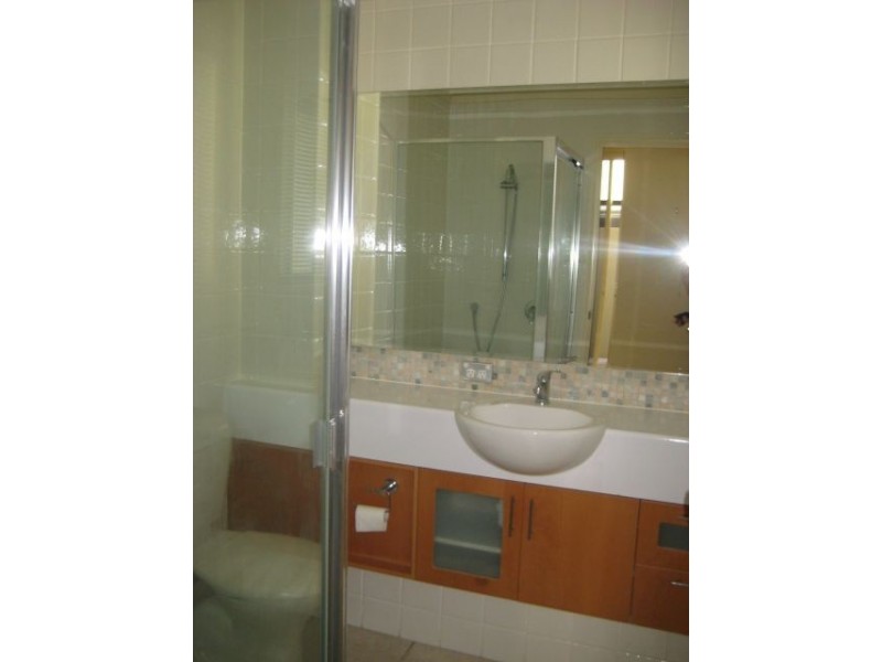 2073/1 The Vistas Drive, Carrara QLD 4211