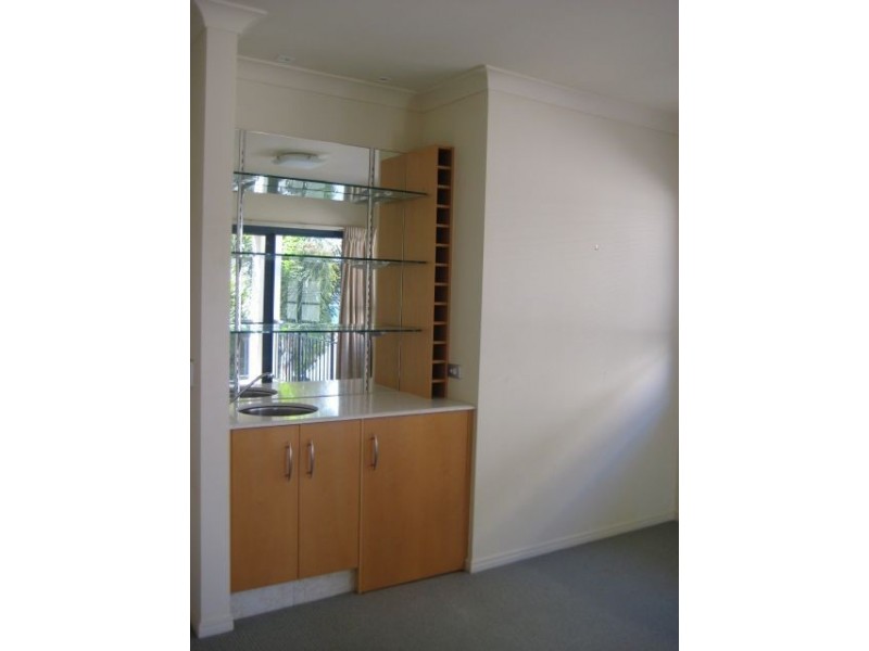 2073/1 The Vistas Drive, Carrara QLD 4211