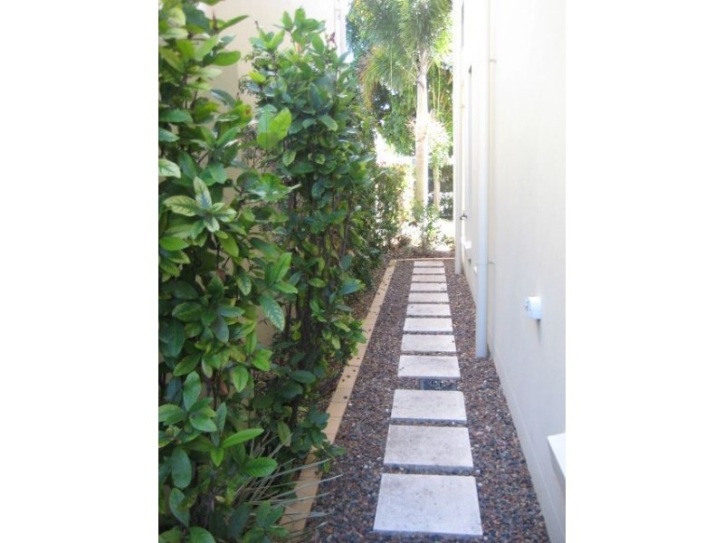 2073/1 The Vistas Drive, Carrara QLD 4211