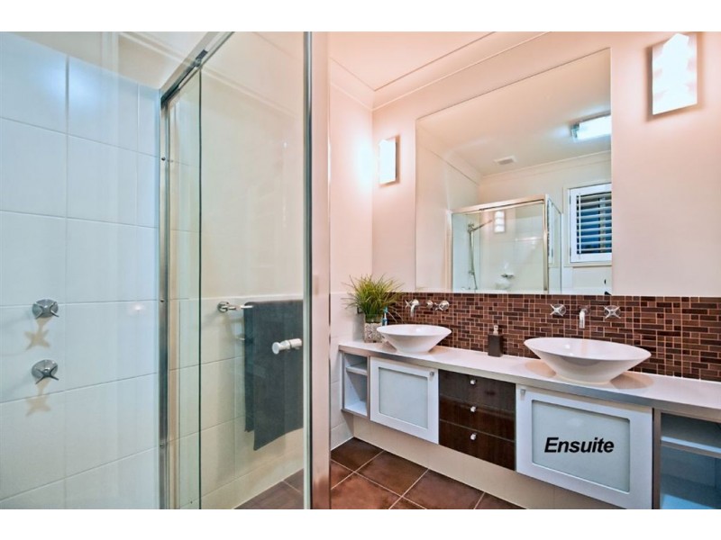 3040 Everglade Avenue, Carrara QLD 4211