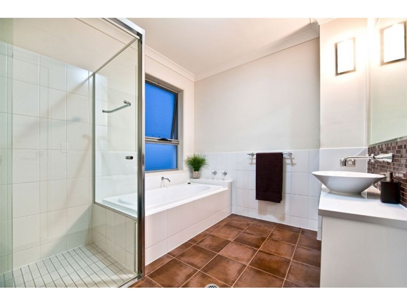 3040 Everglade Avenue, Carrara QLD 4211