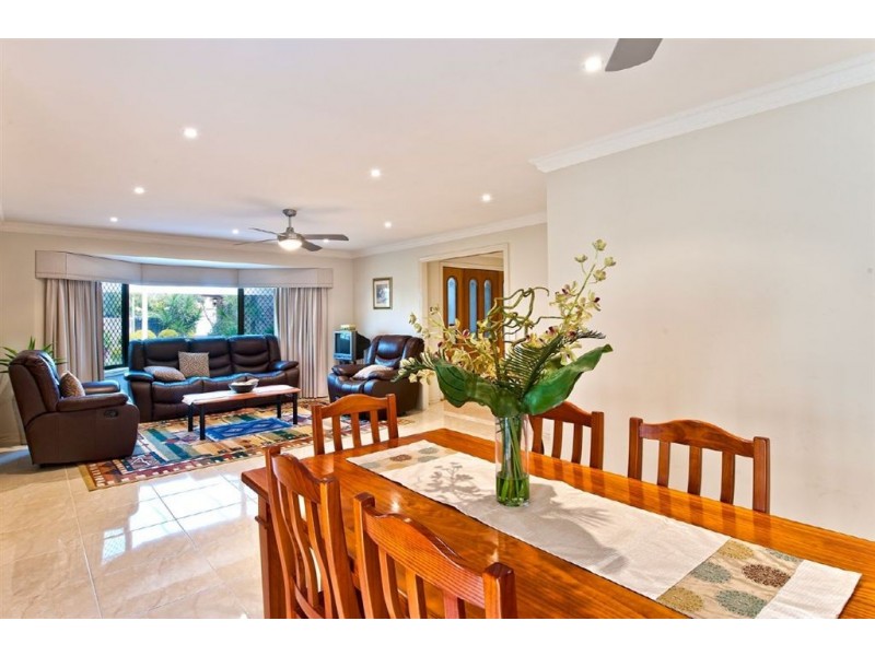 179 Markeri Street, Mermaid Waters QLD 4218