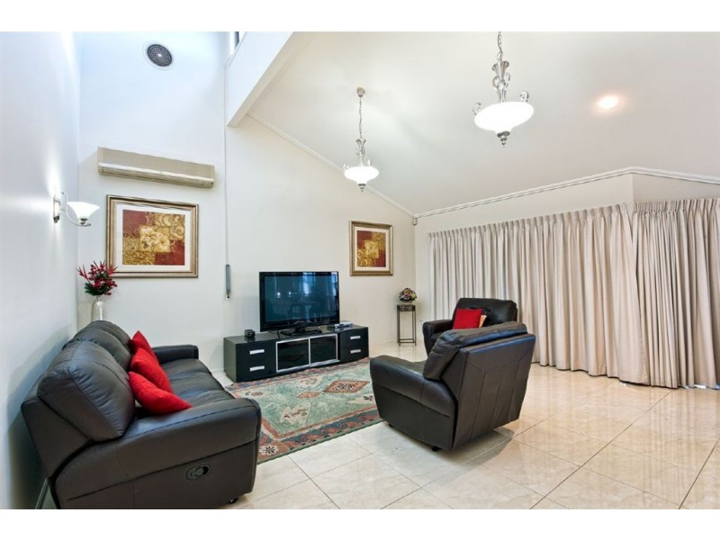 179 Markeri Street, Mermaid Waters QLD 4218