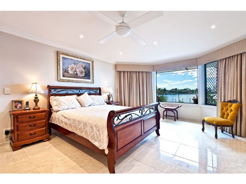 179 Markeri Street, Mermaid Waters QLD 4218