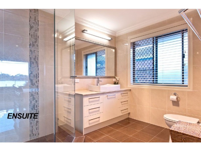 179 Markeri Street, Mermaid Waters QLD 4218