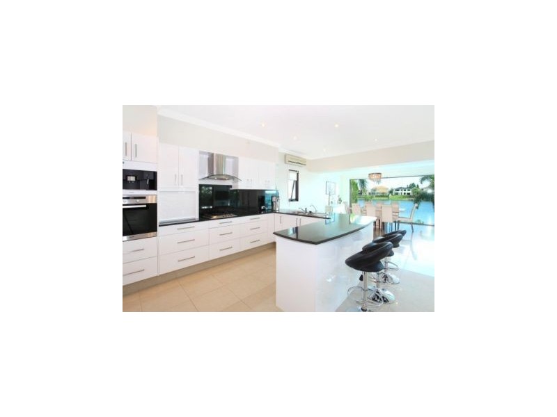 44 Port Jackson, Clear Island Waters QLD 4226