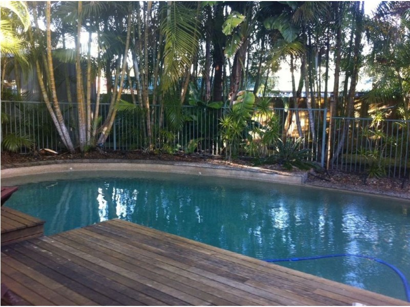 15 Moorilla Place, Broadbeach Waters QLD 4218
