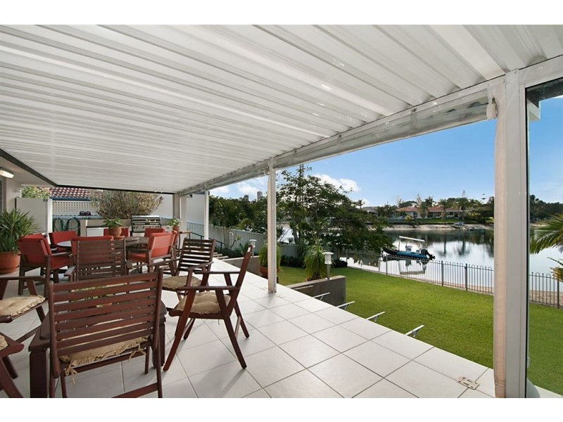 174 Sunshine Boulevard, Mermaid Waters QLD 4218