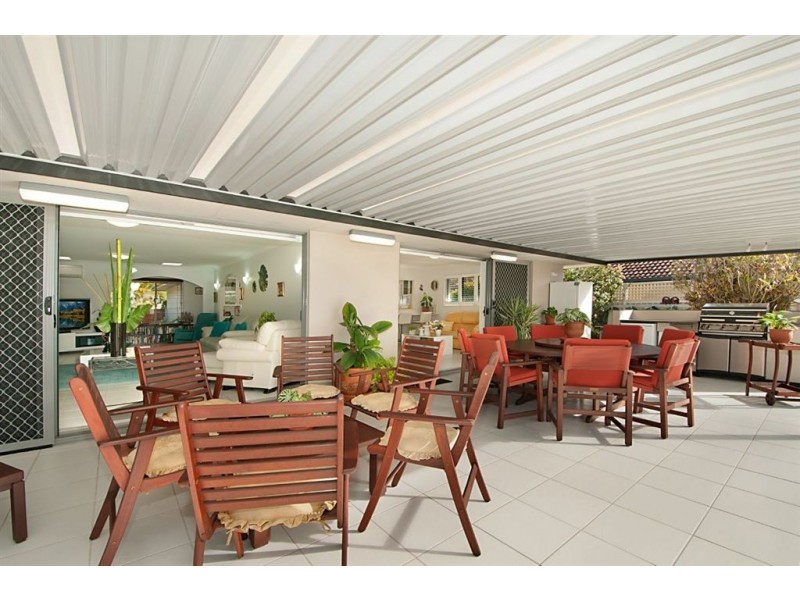 174 Sunshine Boulevard, Mermaid Waters QLD 4218