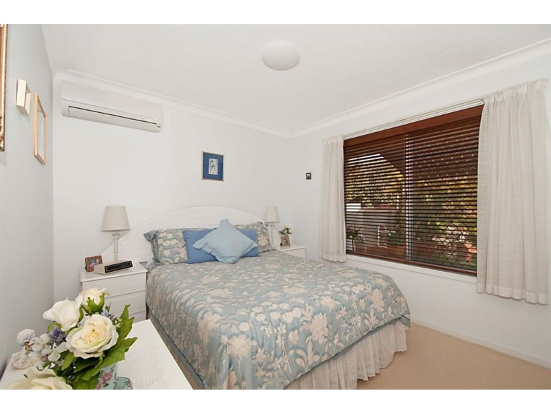 174 Sunshine Boulevard, Mermaid Waters QLD 4218