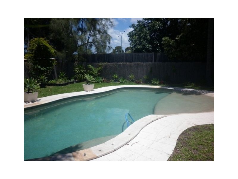 78 Barrier Reef Drive, Mermaid Waters QLD 4218