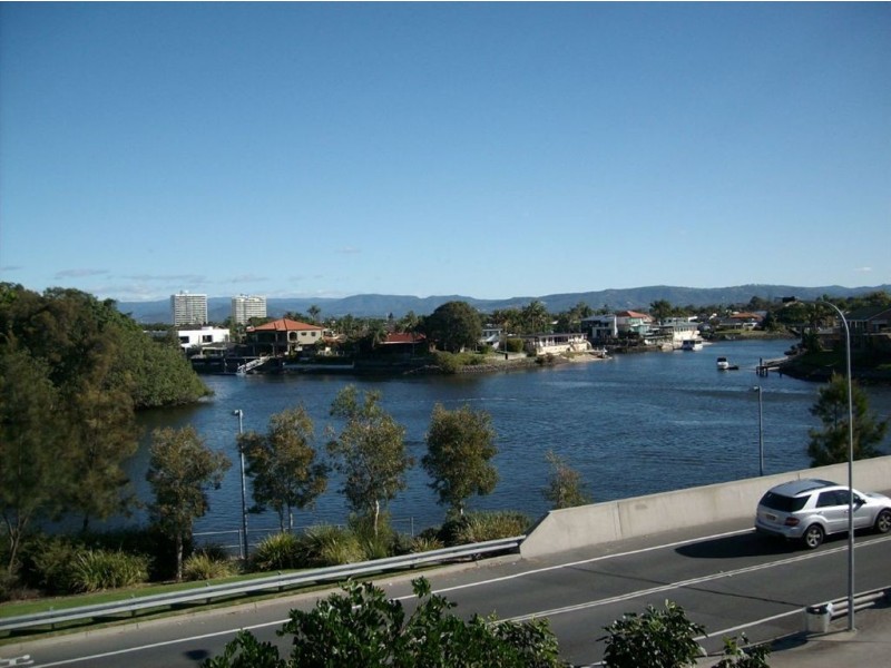 Broadbeach Waters QLD 4218