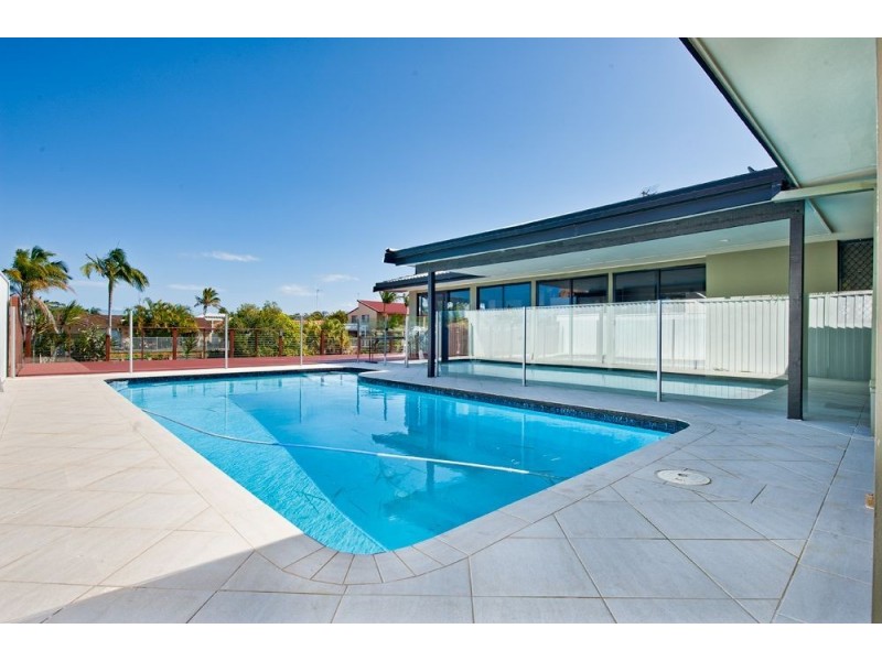 10 Pensacola Ct, Broadbeach Waters QLD 4218