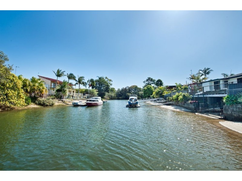 10 Pensacola Ct, Broadbeach Waters QLD 4218