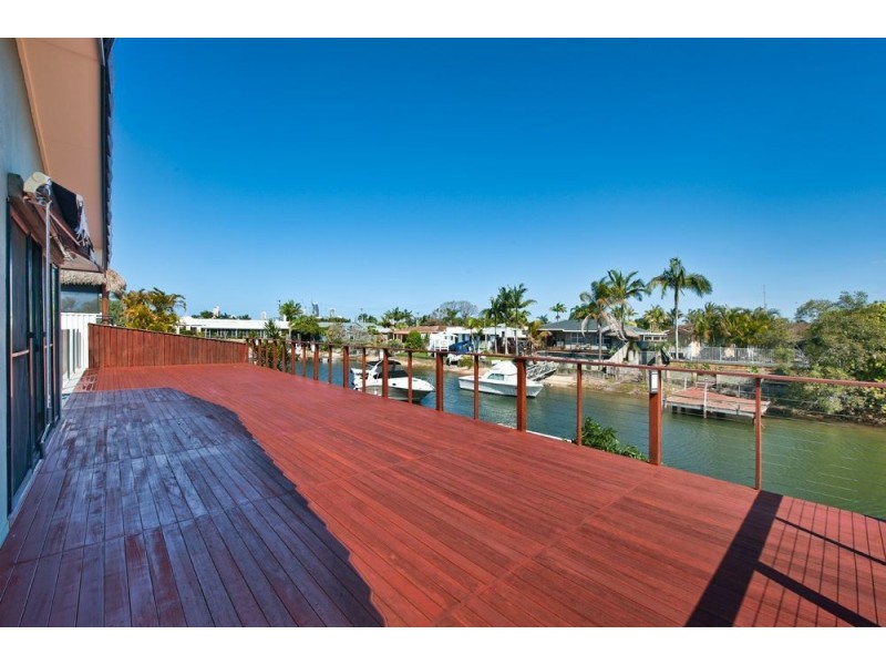 10 Pensacola Ct, Broadbeach Waters QLD 4218