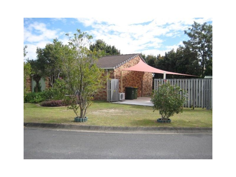 1/4 Sonama Court, Burleigh Waters QLD 4220