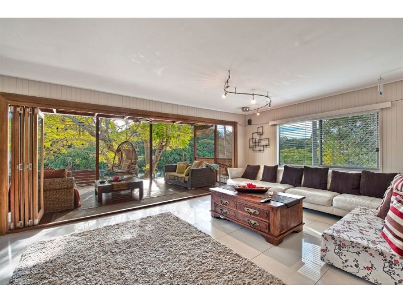 15 Costa Court, Broadbeach Waters QLD 4218