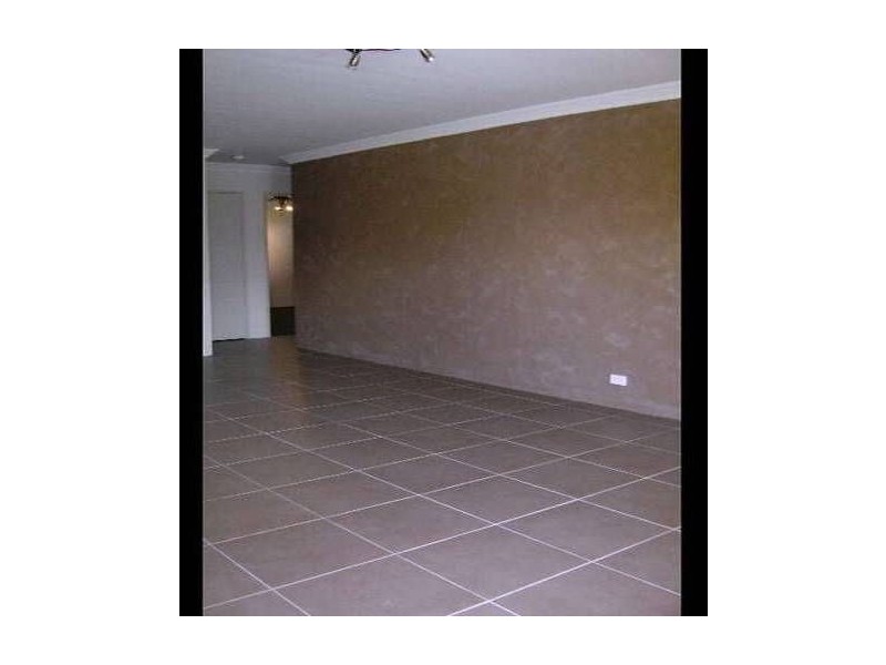 2/2 Rope Court, Mermaid Waters QLD 4218