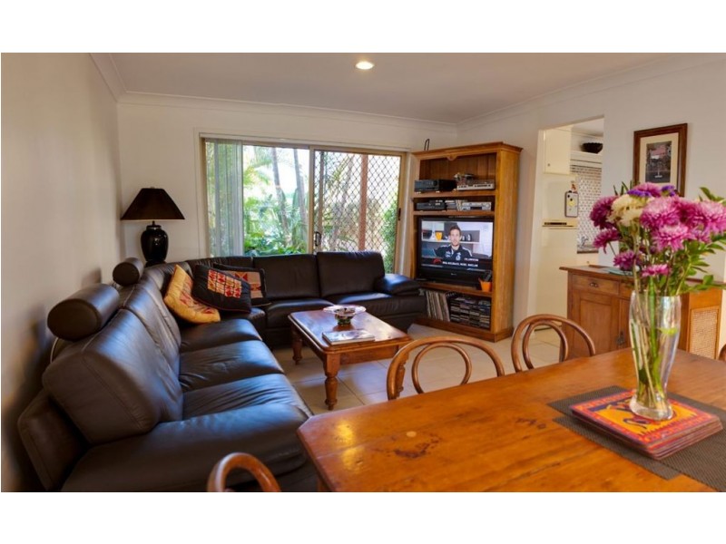 18 Coolong Crescent, Carrara QLD 4211